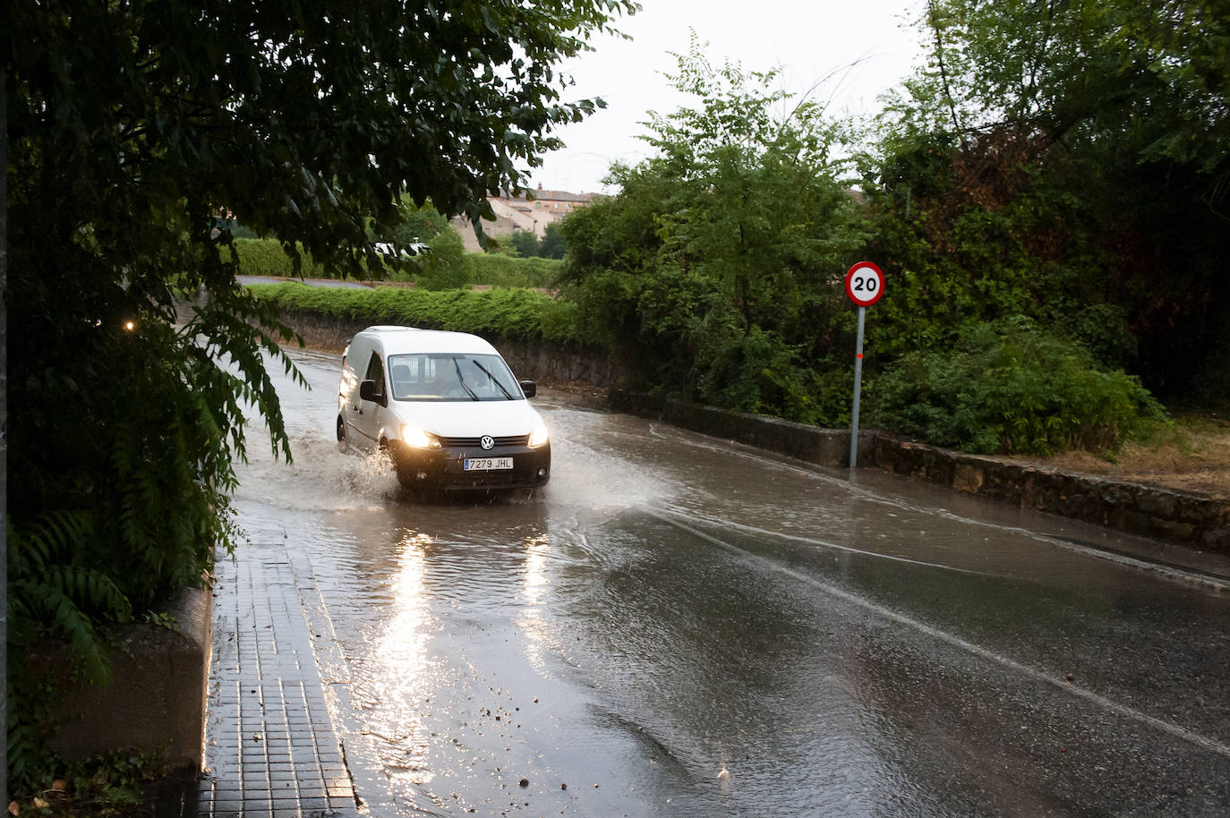 Fotos: Tormenta de lluvia y granizo en Segovia