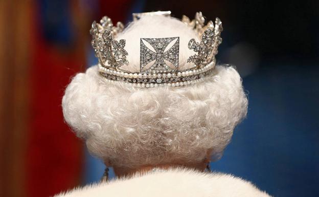 ¿Qué puede hacer Isabel II ante la petición de suspender el Parlamento?