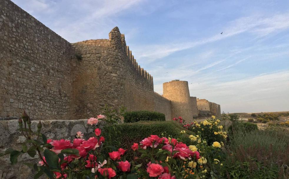 Fragmento de la muralla de Urueña.