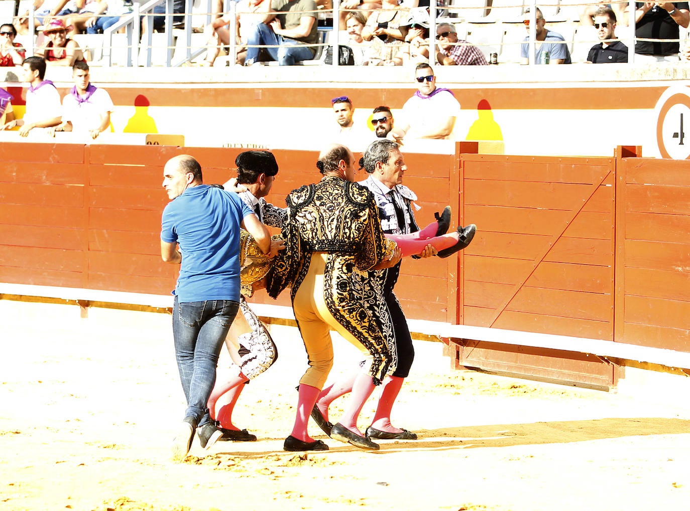 Fotos: La cogida de Paco Urueña en la Plaza de Toros de Palencia