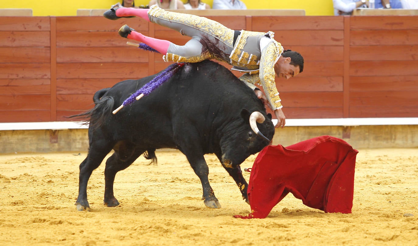 Fotos: La cogida de Paco Urueña en la Plaza de Toros de Palencia
