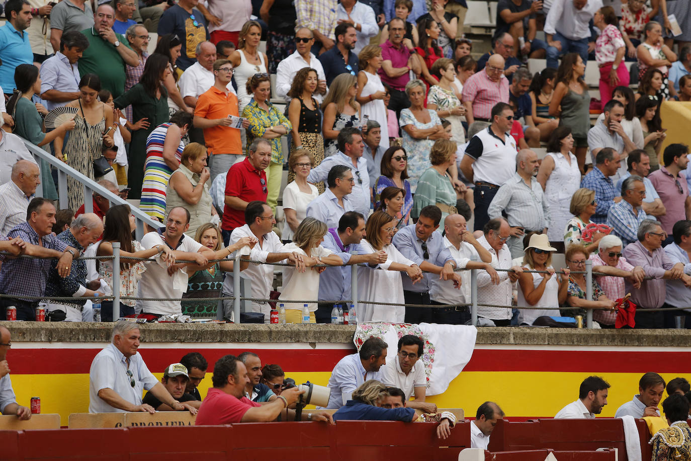 Fotos: Público en la primera de abono de la Feria de San Antolín de Palencia 2019