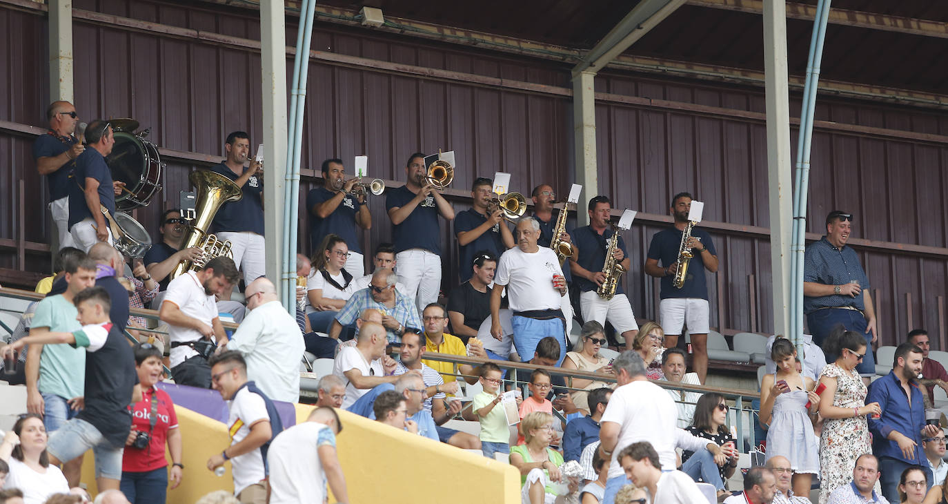 Fotos: Público en la primera de abono de la Feria de San Antolín de Palencia 2019