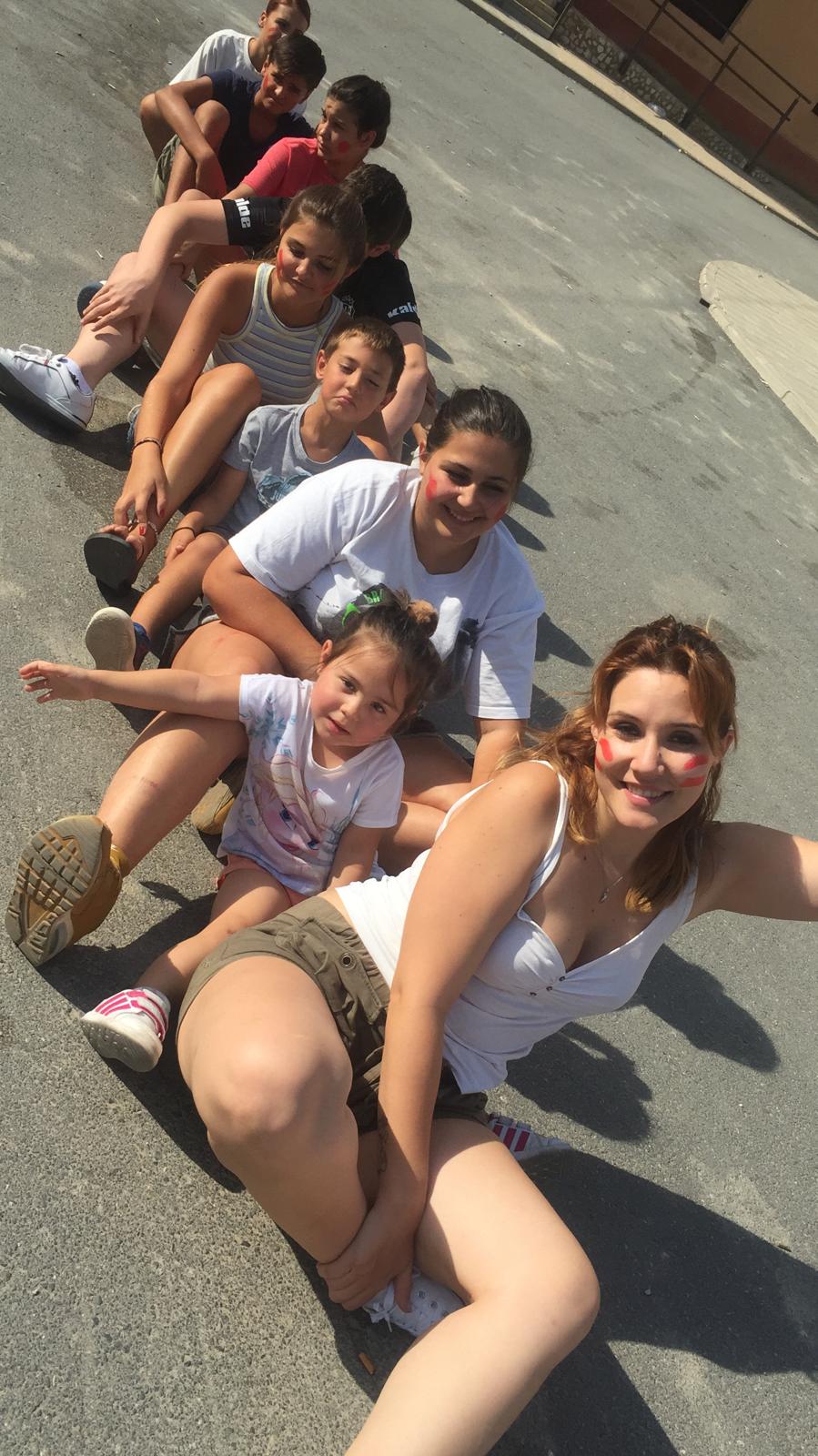 Misas en honor a la patrona, juegos infantiles, actuaciones de magia y comidas de hermandad han servido para divertir a niños y grandes