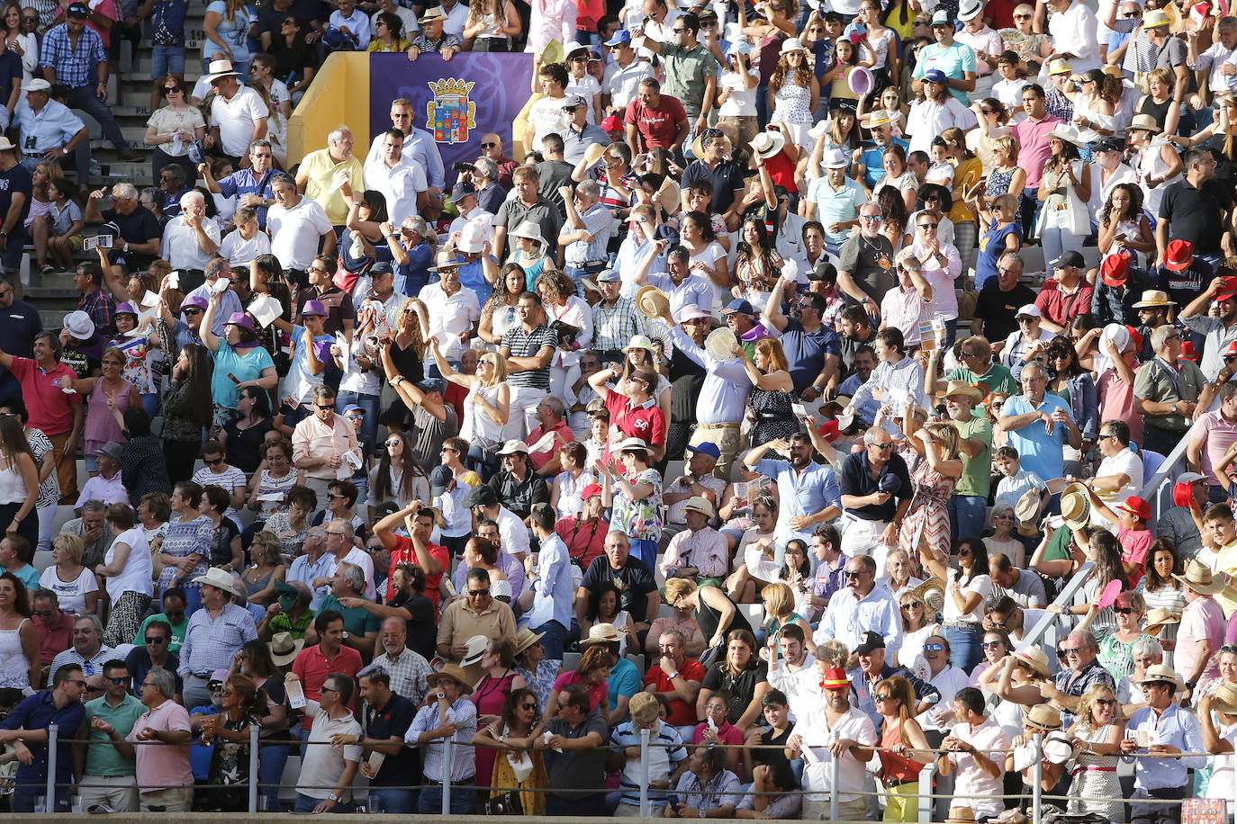 Fotos: Público en la corrida de rejones