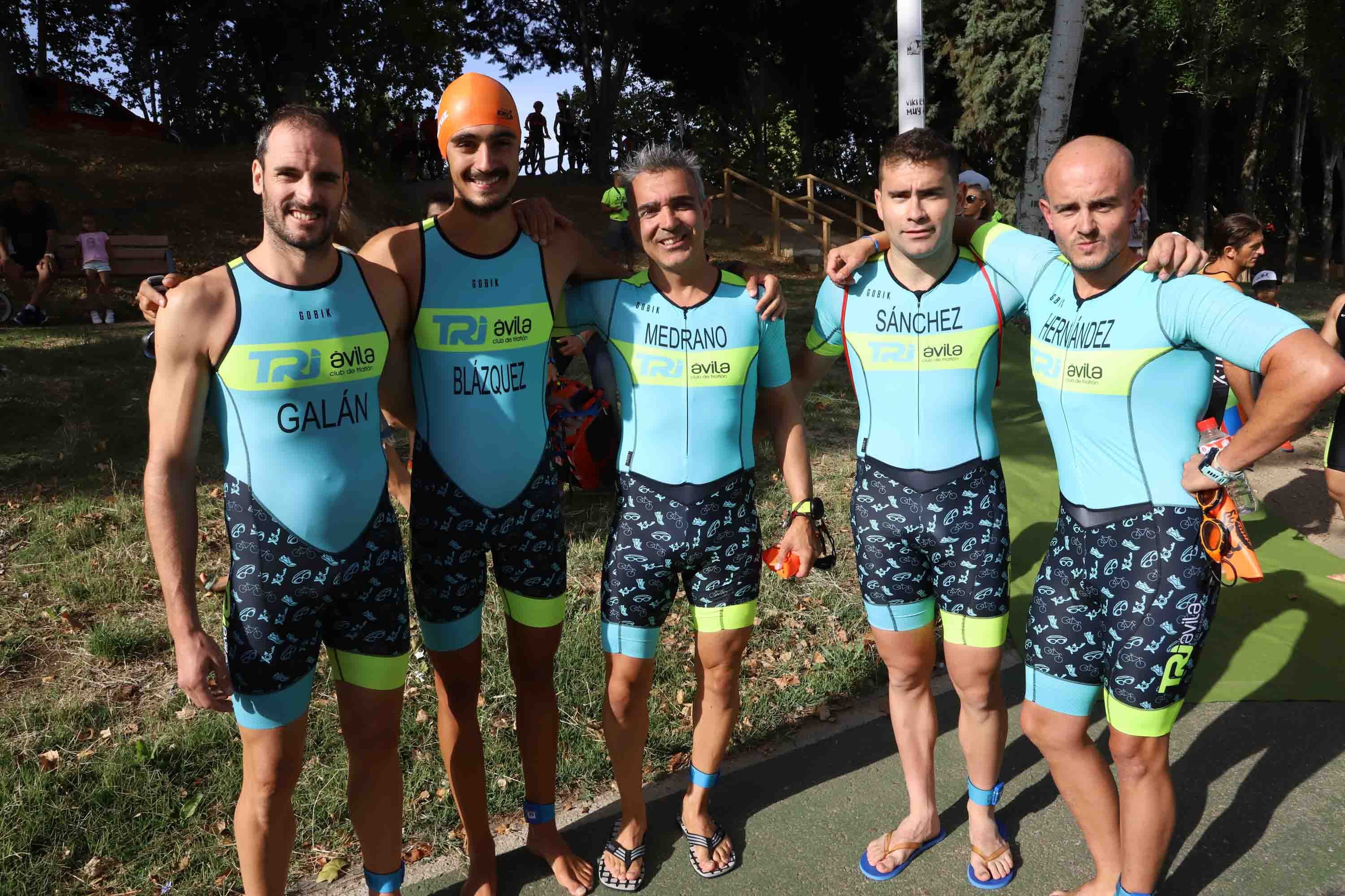 Miguel Risco y Esther Gómez repiten victoria en una prueba que reunió a 250 atletas que recorrieron el casco histórico a nado, en bici y corriendo