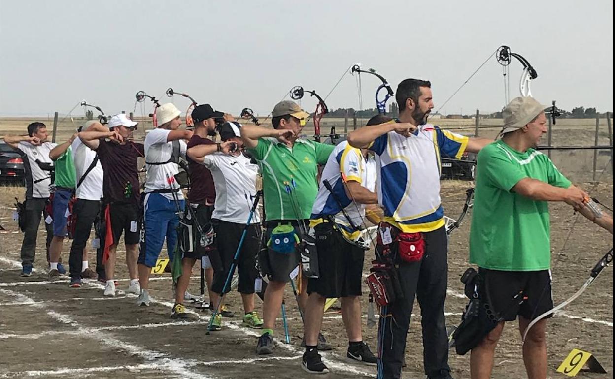 Buena participación en el campeonato nacional de tiro con arco de La Vellés