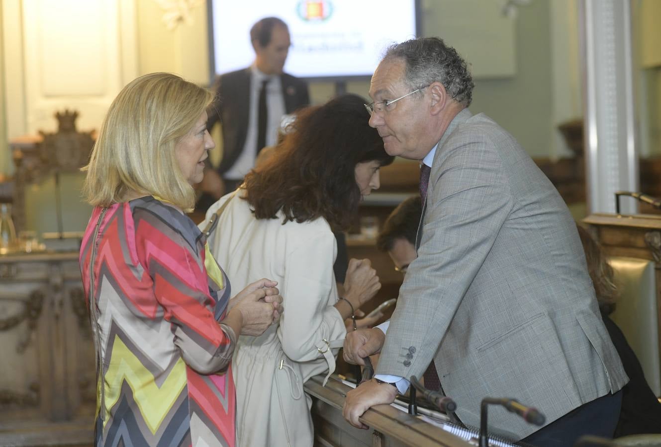 El concejal del Grupo municipal Popular y exvicepresidente de la Junta, José Antonio De Santiago-Juárez, ha asegurado en el pleno que apoya al alcalde de Valladolid en la reivindicación de más fondos para la ciudad «porque es la capital y porque tiene más habitantes»