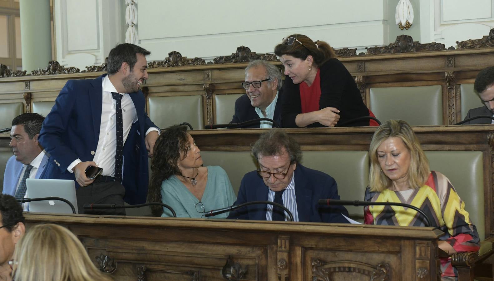 El concejal del Grupo municipal Popular y exvicepresidente de la Junta, José Antonio De Santiago-Juárez, ha asegurado en el pleno que apoya al alcalde de Valladolid en la reivindicación de más fondos para la ciudad «porque es la capital y porque tiene más habitantes»