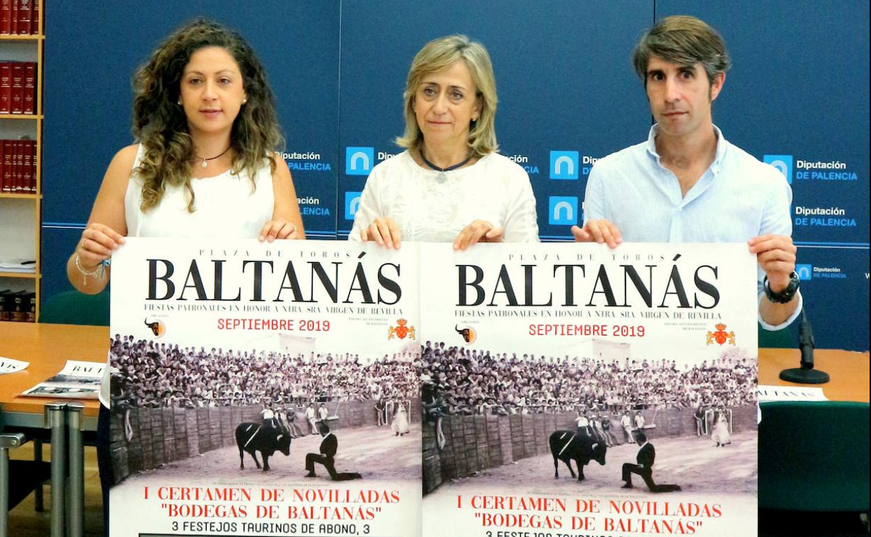 Valbuena, De la Fuente y Carrillo, en la presentación de los actos taurinos de Baltanás. 