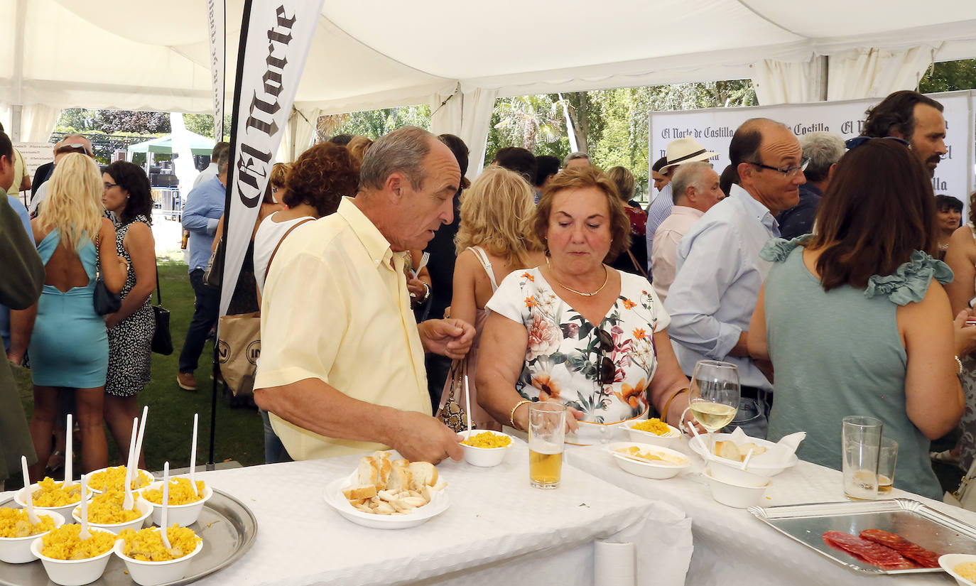 Fotos: El Norte de Castilla comparte las fiestas con los palentinos en su caseta (2/2)