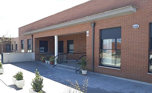 Fachada de la residencia de mayores de Montamarta, en Zamora