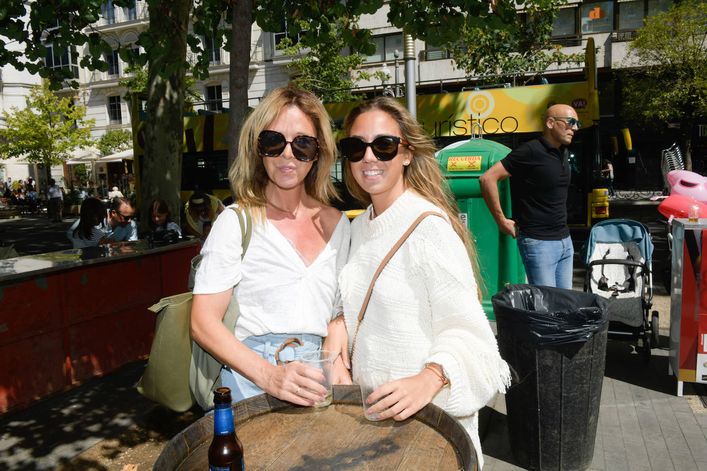 Fotos: Ambiente en las casetas de la feria de día