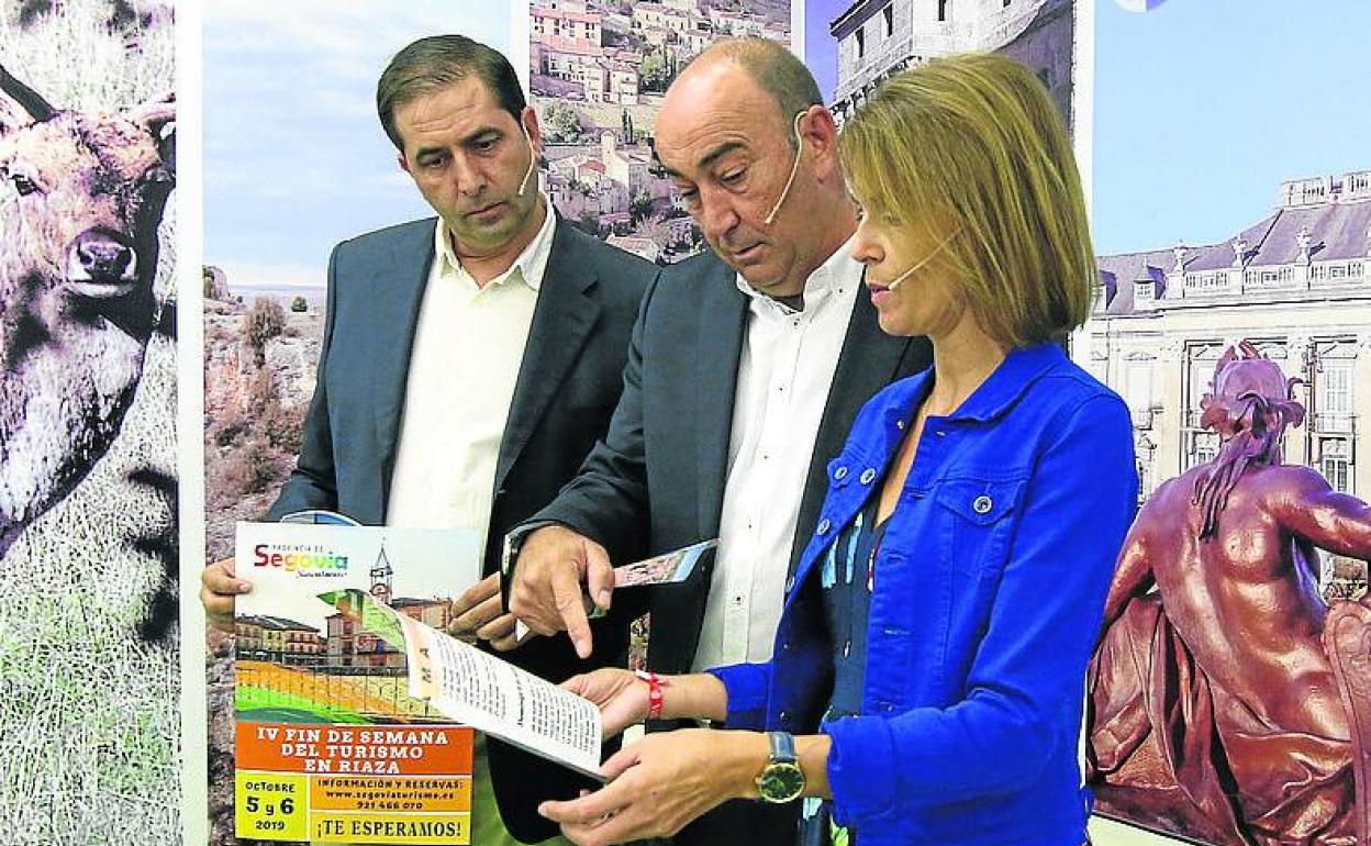 Benjamín Cerezo, Miguel Ángel de Vicente y Magdalena Rodríguez, ayer, durante la presentación del programa. 