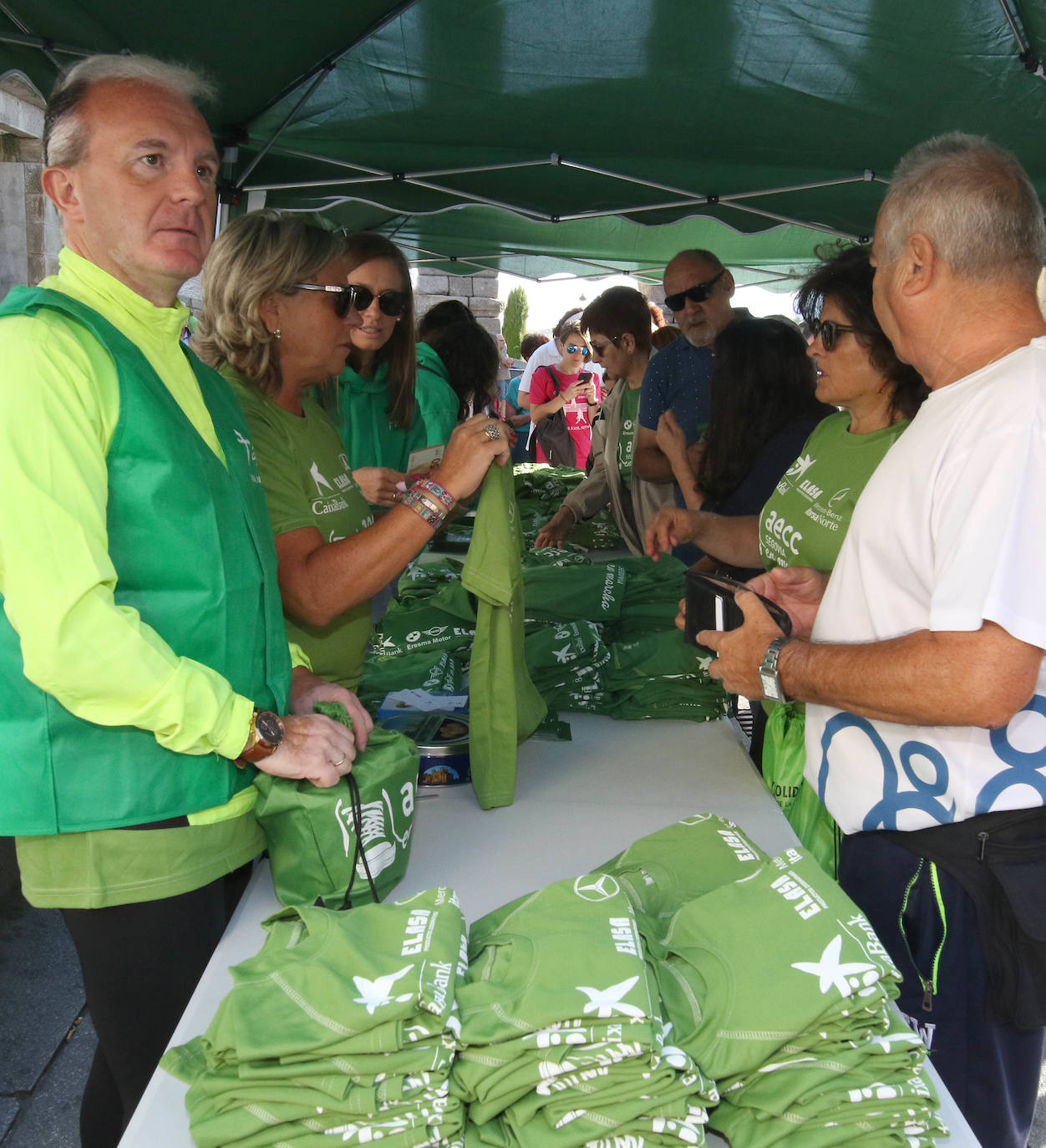 Fotos: VI Marcha contra el Cáncer en Segovia