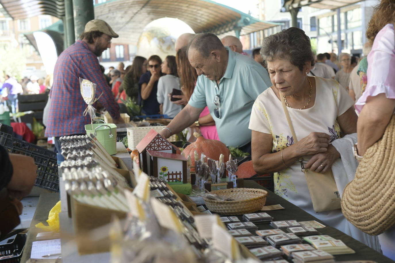 Fotos: Mercado ecológico en la Plaza de España