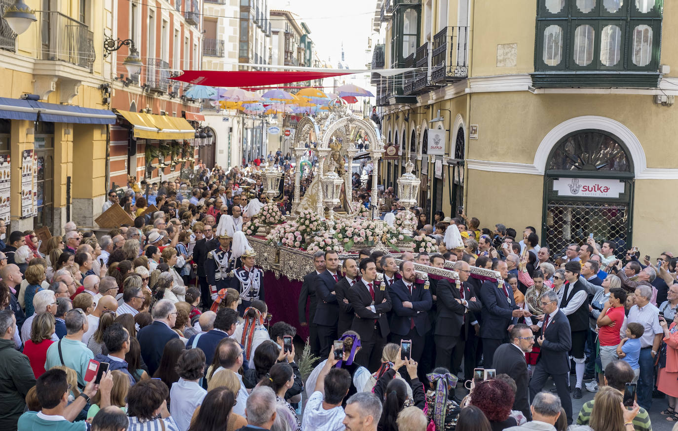 Fotos: Misa y procesión en honor a la Virgen de San Lorenzo