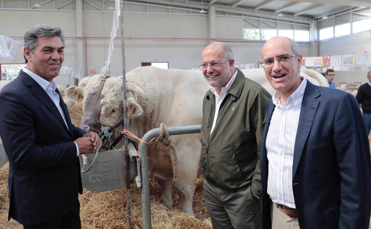 Miguel Freitas, Francisco Igea y Javier Iglesias, ayer en la feria Salamaq.