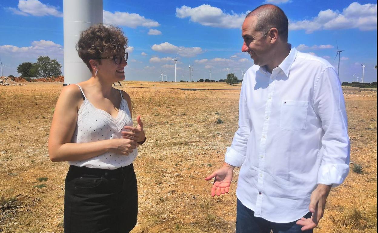 Virginia Hernández y Mario de Fuentes, durante su diálogo a propuesta de El Norte. 