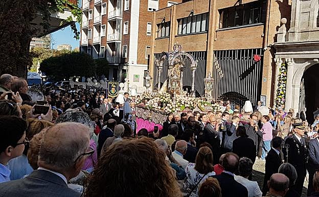 Procesión en honor a la Virgen de San Lorenzo.
