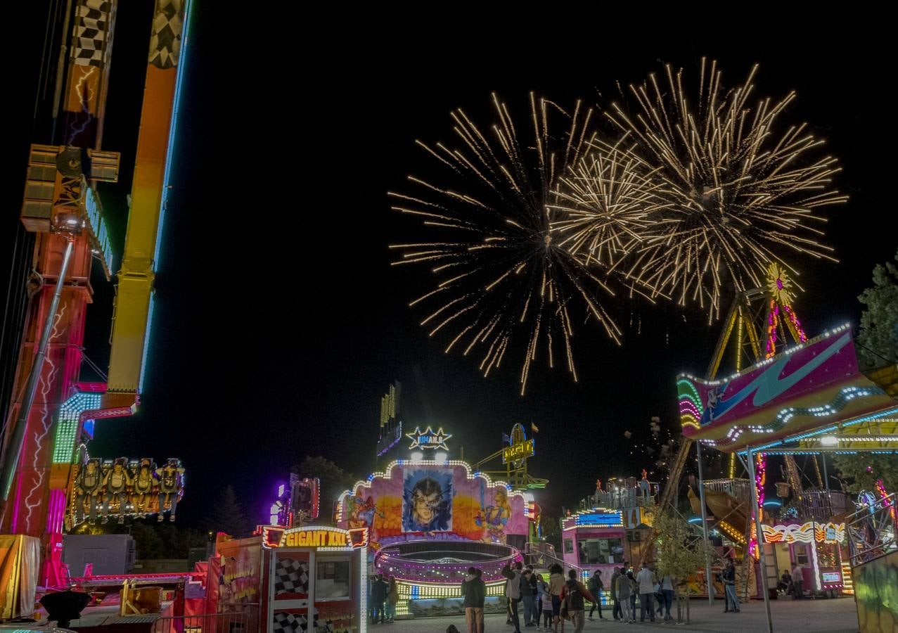 Fotos: Primera sesión de fuegos artificiales de las fiestas de Valladolid