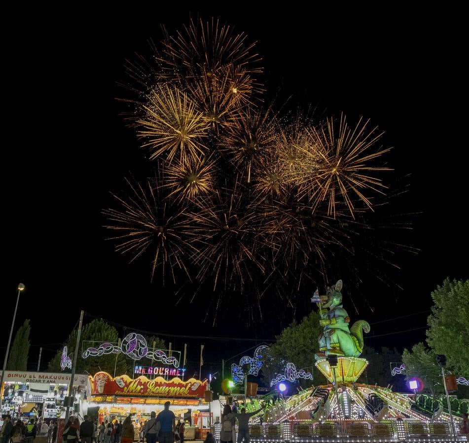 Fotos: Primera sesión de fuegos artificiales de las fiestas de Valladolid