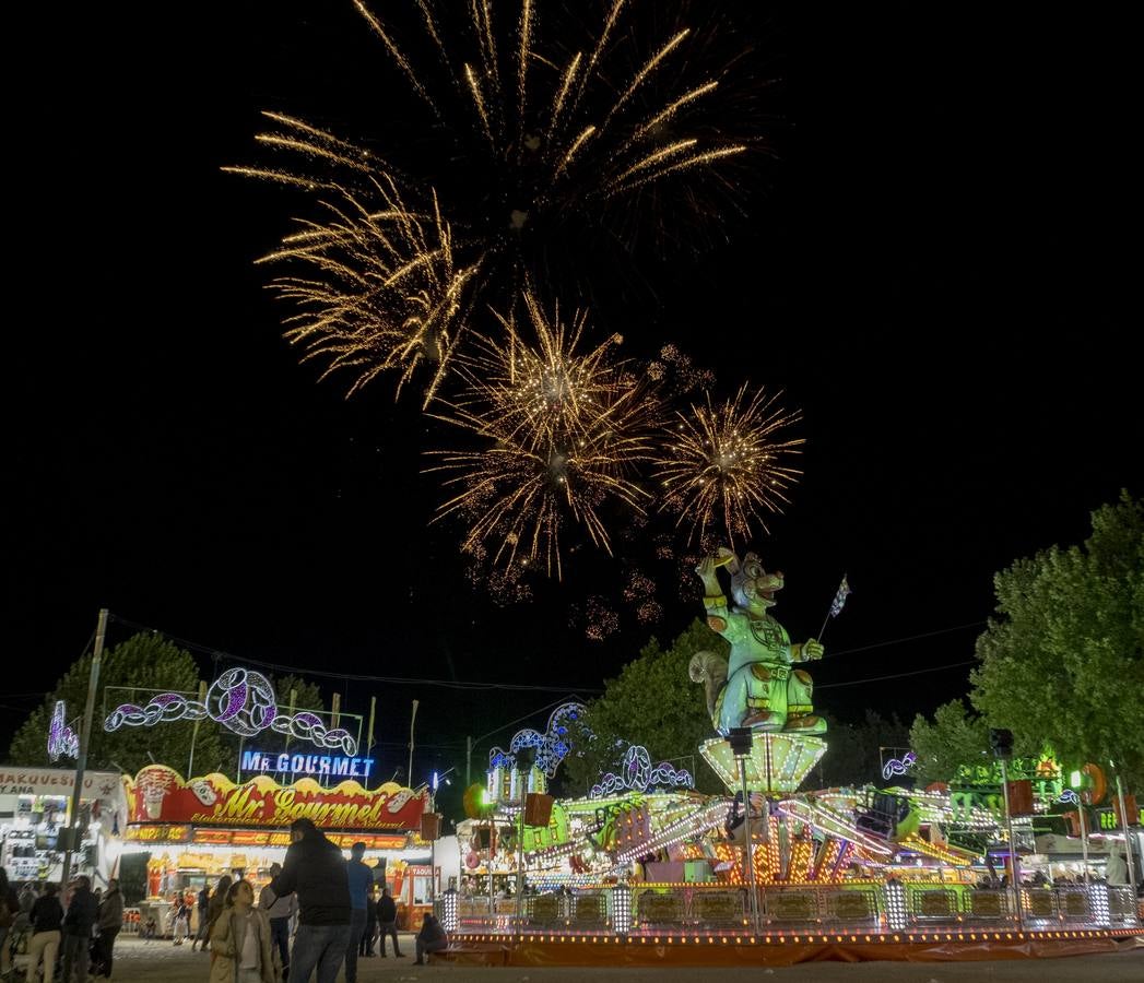 Fotos: Primera sesión de fuegos artificiales de las fiestas de Valladolid