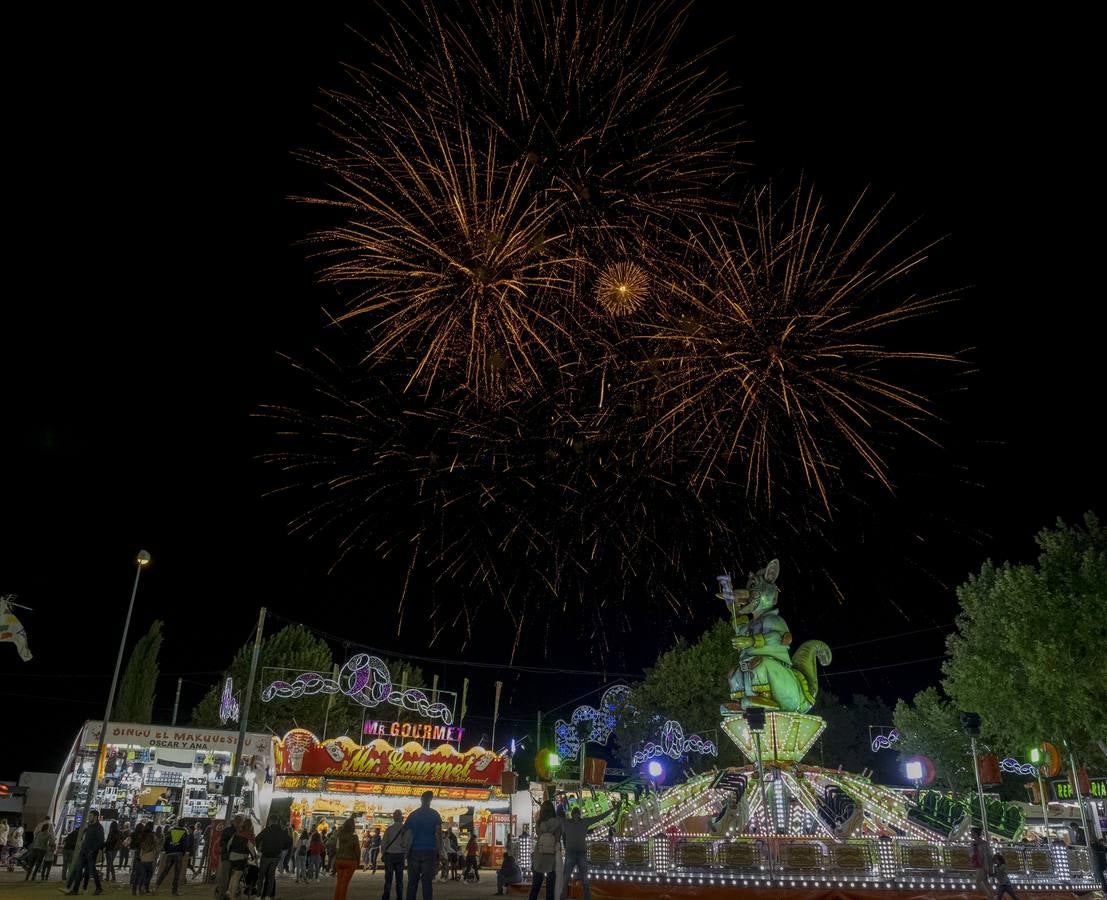 Fotos: Primera sesión de fuegos artificiales de las fiestas de Valladolid