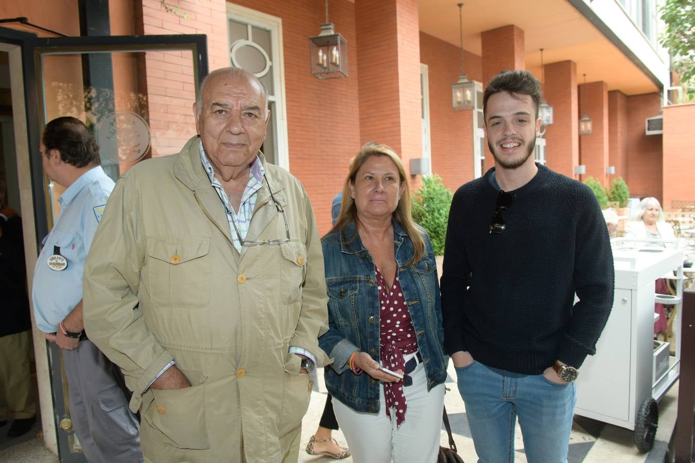 Carlos Zúñiga, de Zúñiga y Toros, junto a Carmen Martín y Antonio Álvarez.