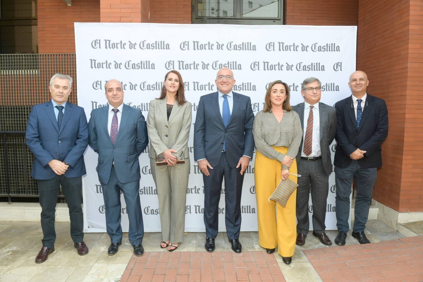 De la Consejería de Agricultura asistieron Indalecio Escudero, Juan Pedro Medina, Gema Marcos, Jesús Julio Carnero (consejero de Agricultura), María González, Eduardo Cabanillas y Jorge Llorente.