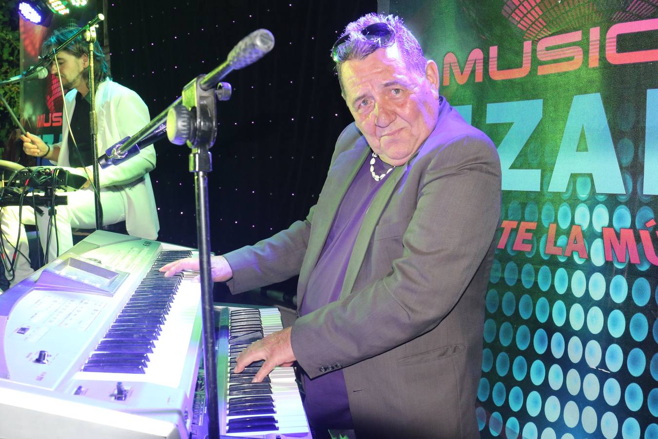 Con la actuación de la Orquesta Tentación