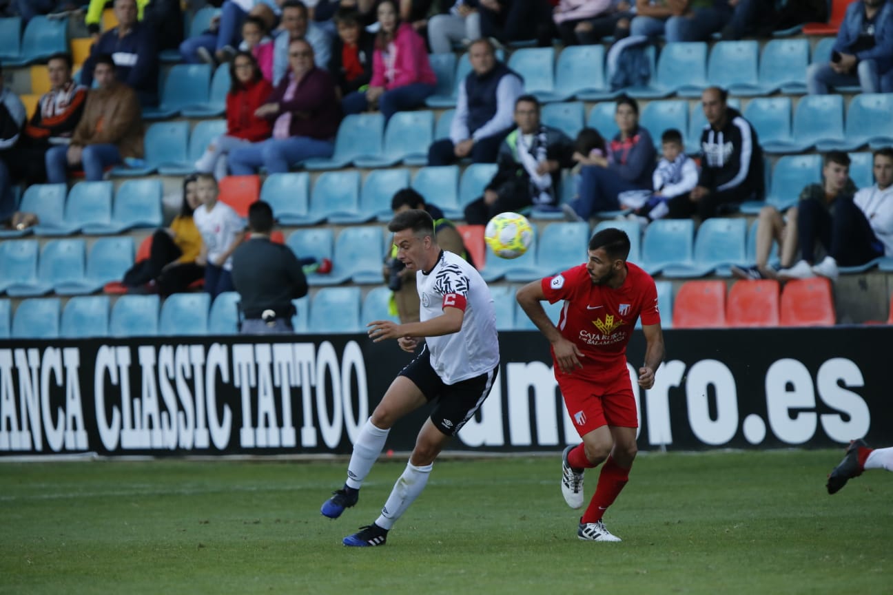 Fotos: Derbi entre el Salamanca CF UDS B y la UD Santa Marta