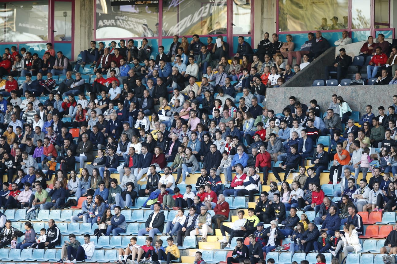 Fotos: Derbi entre el Salamanca CF UDS B y la UD Santa Marta