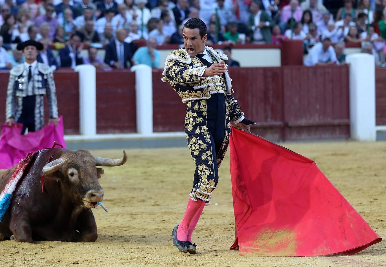 El Juli y Manzanares cortaron una oreja cada uno, y Ponce se fue de vacío