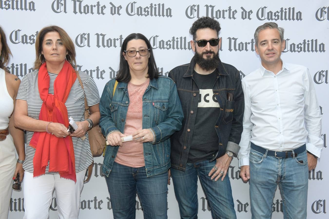 Teresa Orihuela, Eva Iglesias y Daniel Rojo, de la Fundación Intras, junto a Nacho Viñayo (catering Zetallones).
