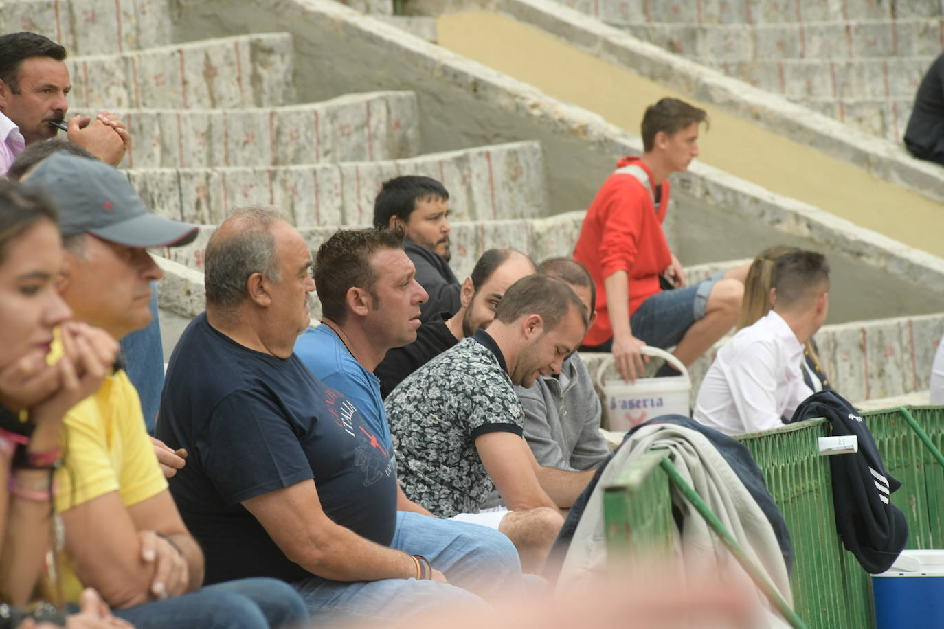 Con toros de la ganadería Juan Pedro Domecq para El Fandi, Perera y Emilio de Justo.