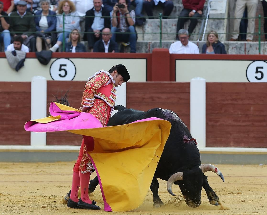 Fotos: El Fandi, Perera y De Justo en la cuarta corrida de la Feria de la Virgen de San Lorenzo de Valladolid