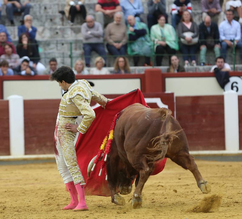 Fotos: El Cid, López Simón y Ginés Marín, en la quinta corrida de la Feria de la Virgen de San Lorenzo