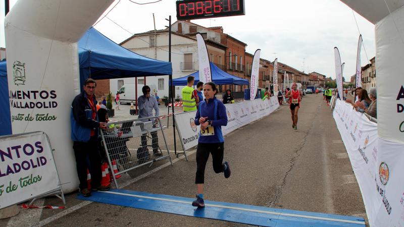 Fotos: Más de 300 atletas participan en la carrera &#039;Corriendo entre viña&#039; de Rueda