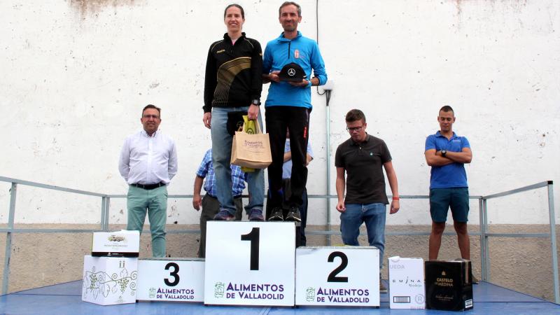 Fotos: Más de 300 atletas participan en la carrera &#039;Corriendo entre viña&#039; de Rueda