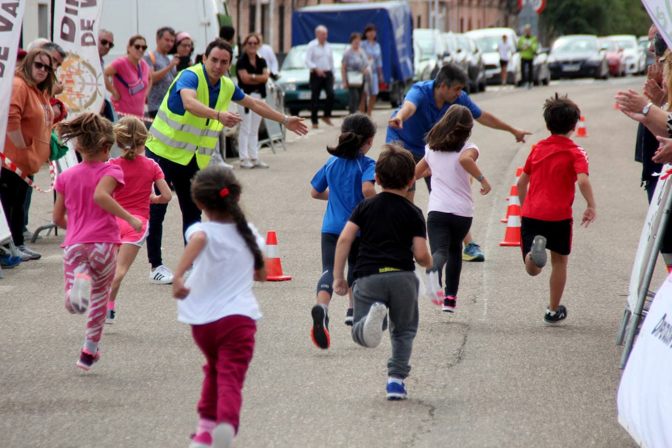 Fotos: Más de 300 atletas participan en la carrera &#039;Corriendo entre viña&#039; de Rueda