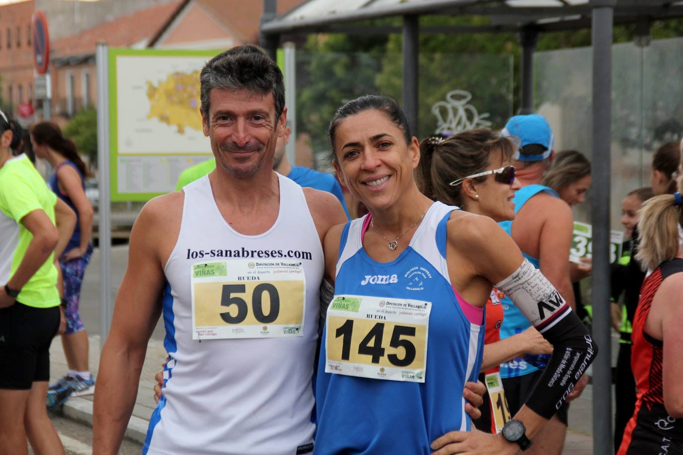 Fotos: Más de 300 atletas participan en la carrera &#039;Corriendo entre viña&#039; de Rueda