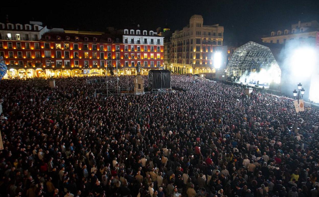 La Plaza Mayor llena, en el concierto de Franz Ferdinand, 