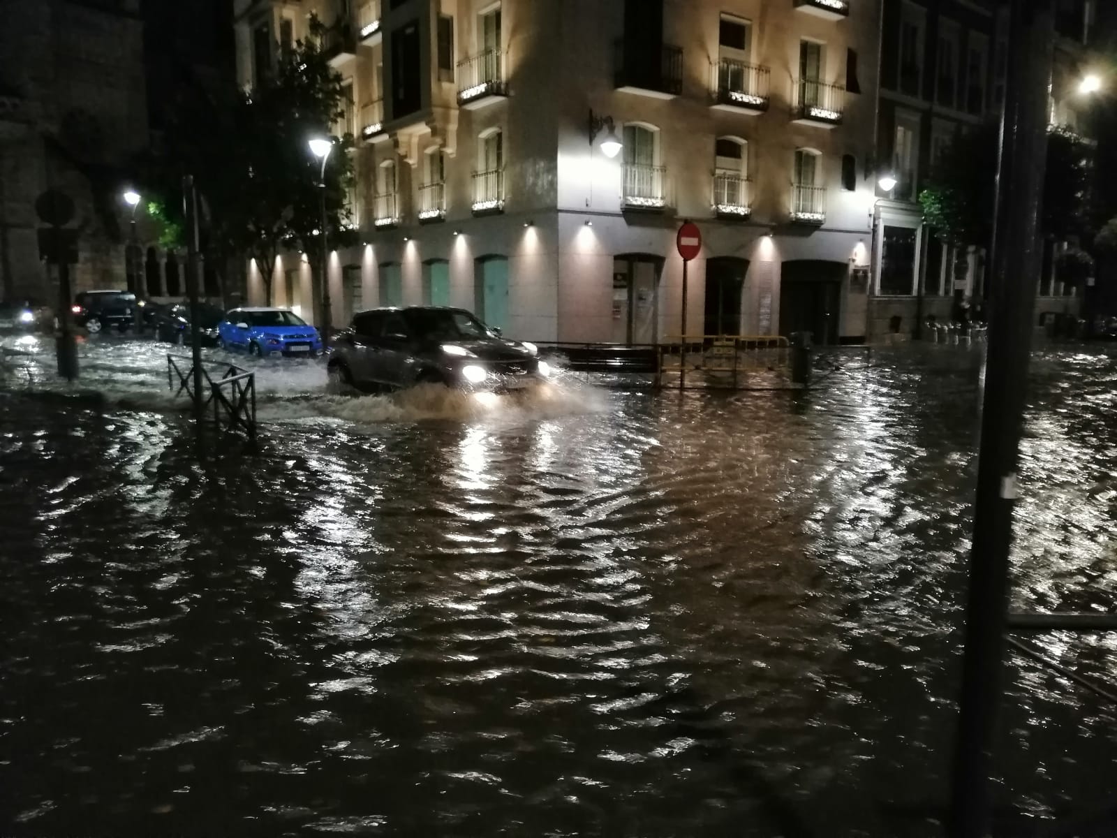 Los bomberos y el 112 han recibido decenas de llamadas a partir de las nueve de la noche.