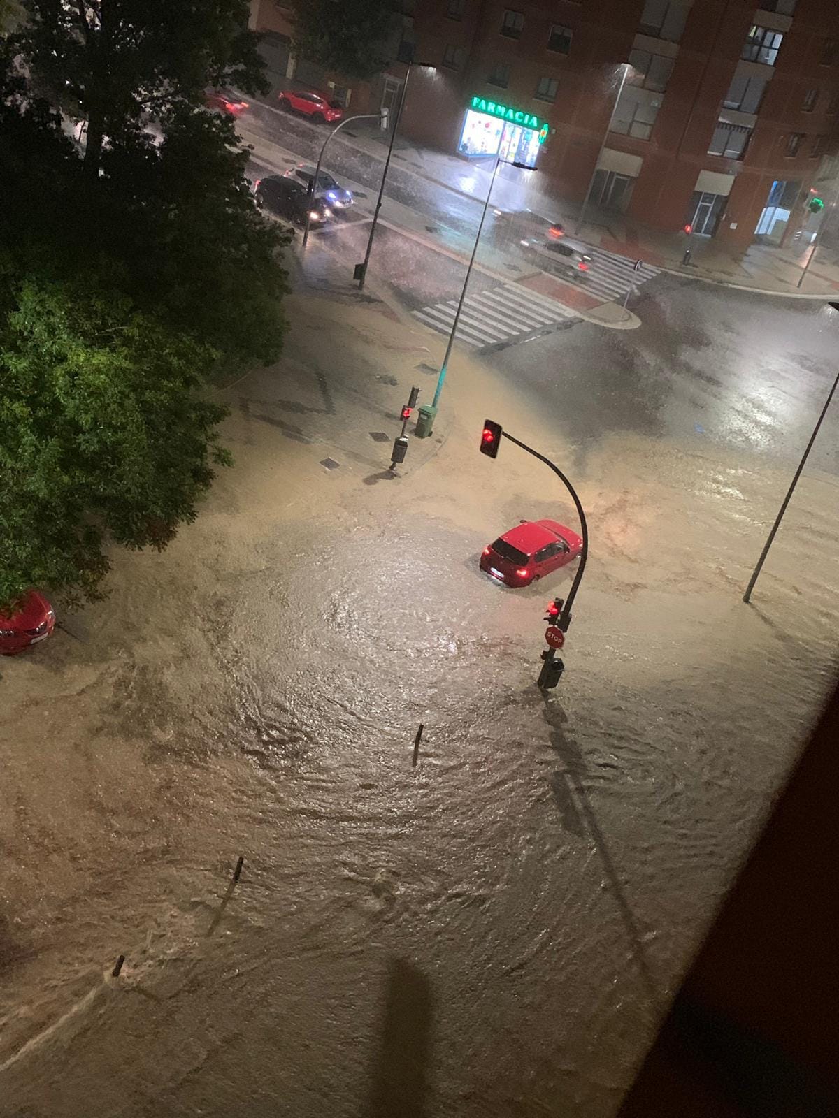 Los bomberos y el 112 han recibido decenas de llamadas a partir de las nueve de la noche.