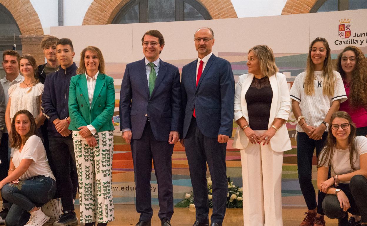 El presidente de la Junta, Alfonso Fernández, y el presidente de la cortes, Luis Fuentes, inauguran el curso 2019-2020 de enseñanzas escolares. 