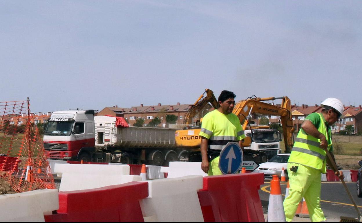 Las obras de desdoblamiento de la SG-20 han continuado este verano. 