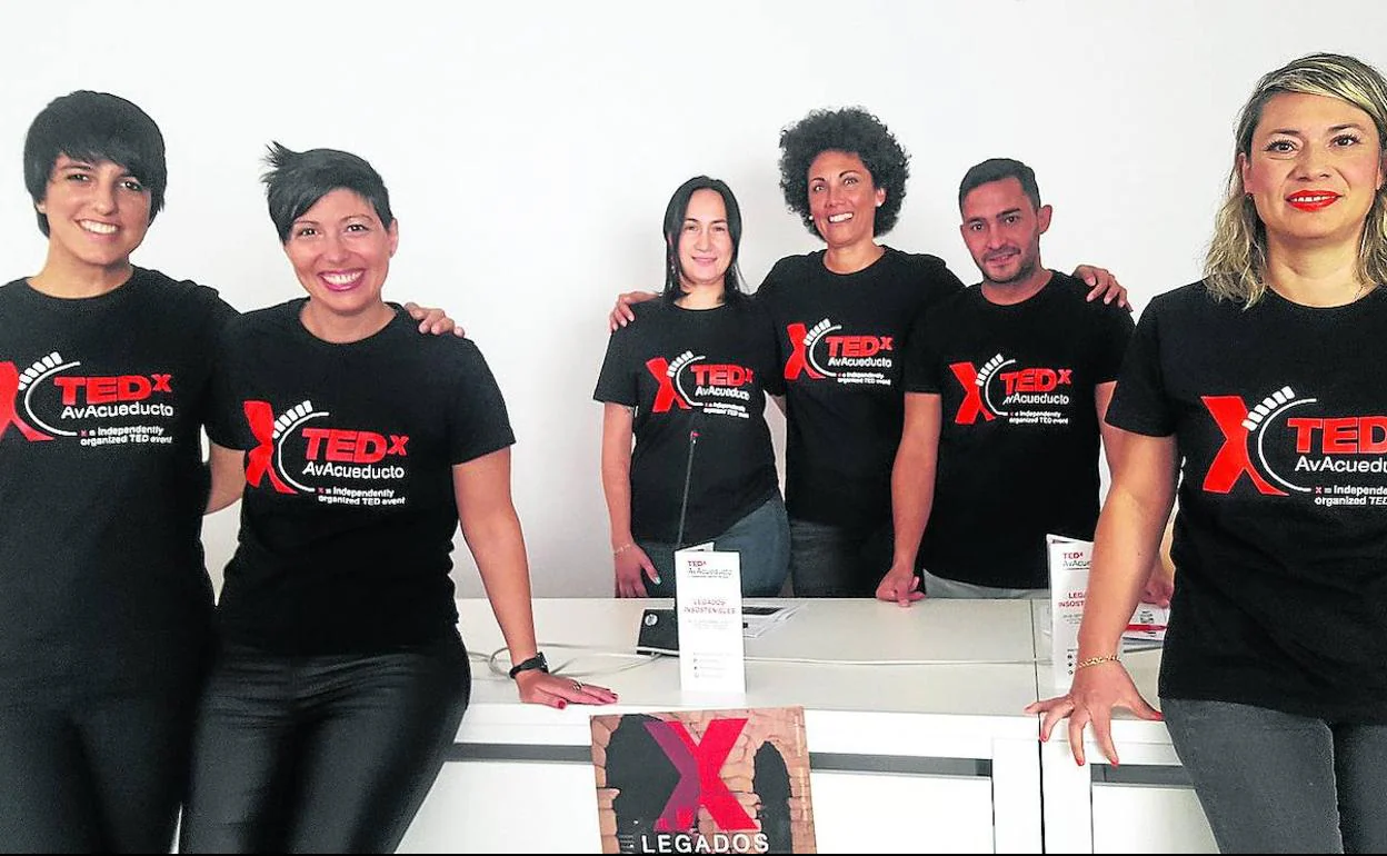Miembros de la organización de TEDx, ayer, durante la presentación. 