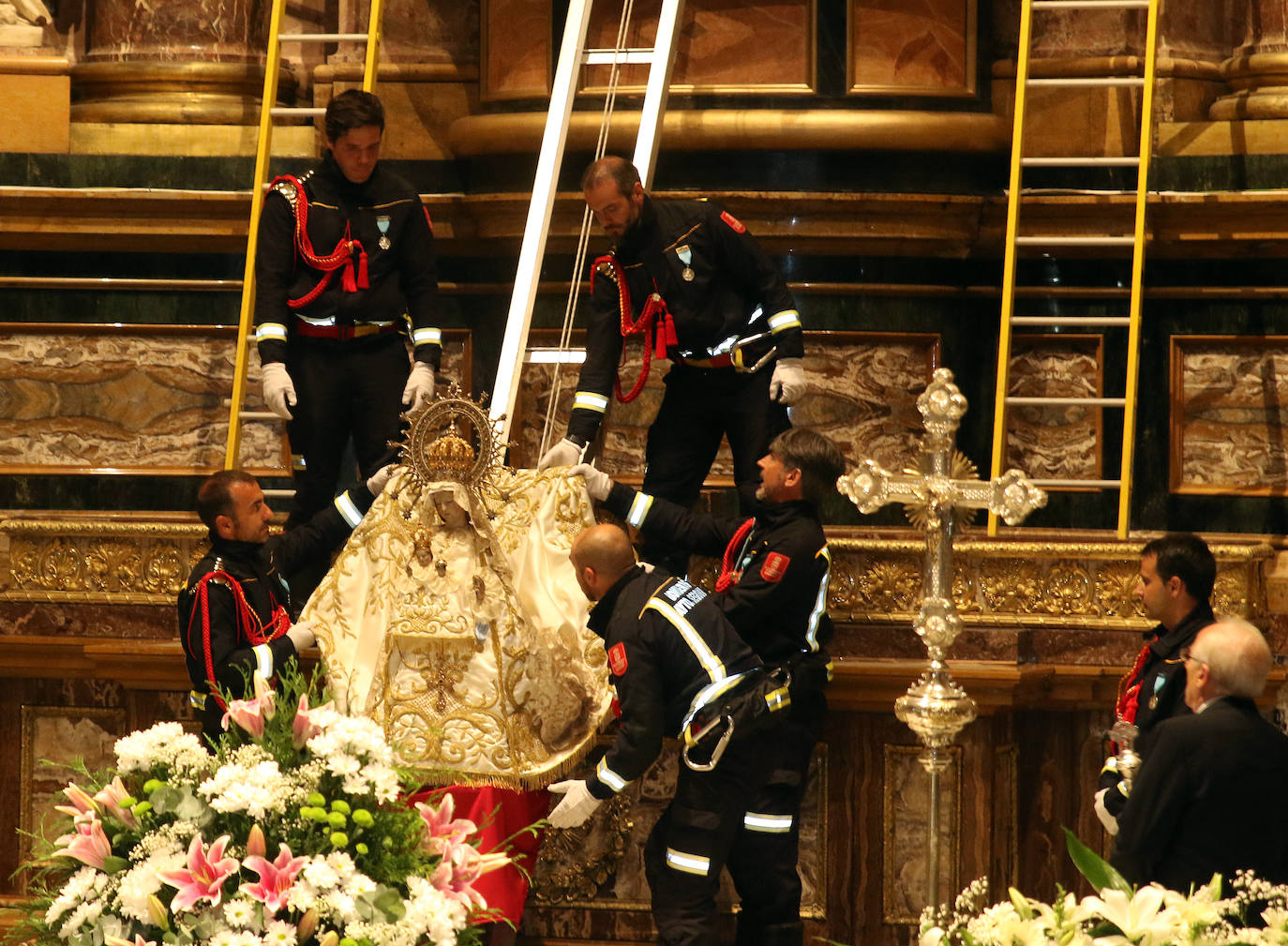 Fotos: La Virgen de la Fuencisla ya está en la Catedral