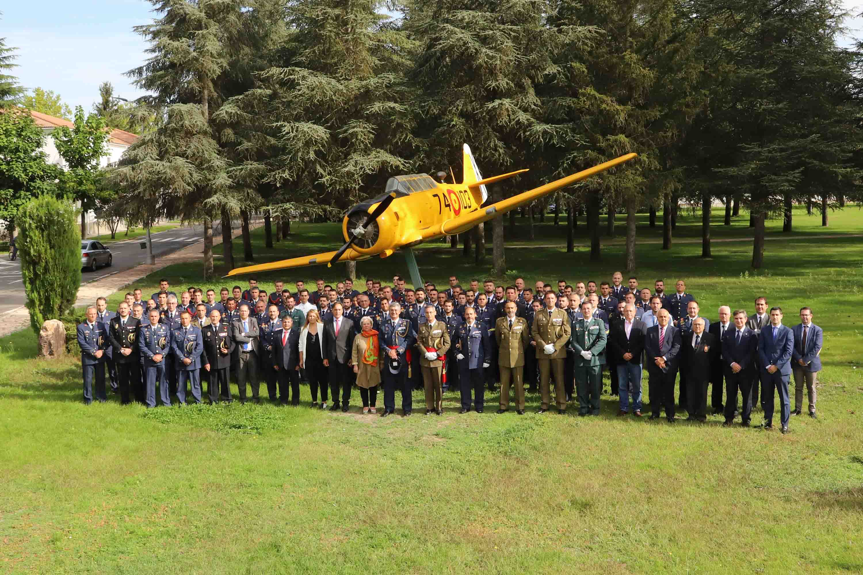 Inicio del curso en la Escuela de la Base de Matacán.